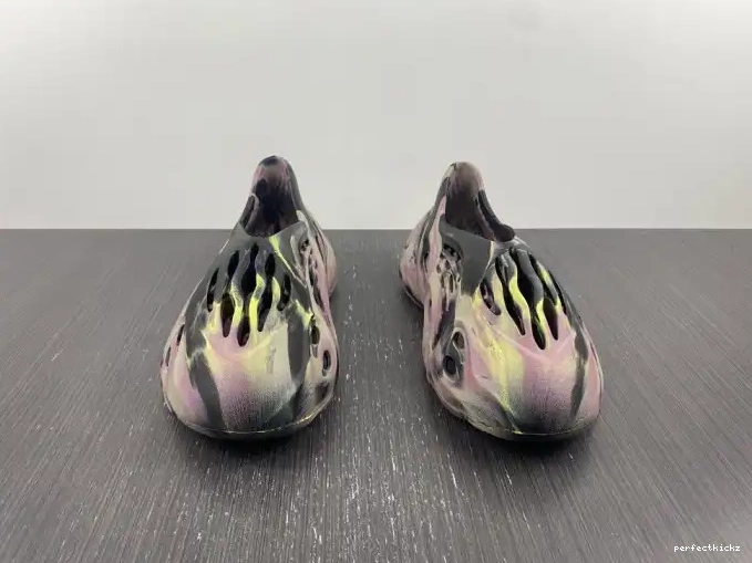 Yeezy Foam Adidas MX RNR Carbon IG9562 0508
